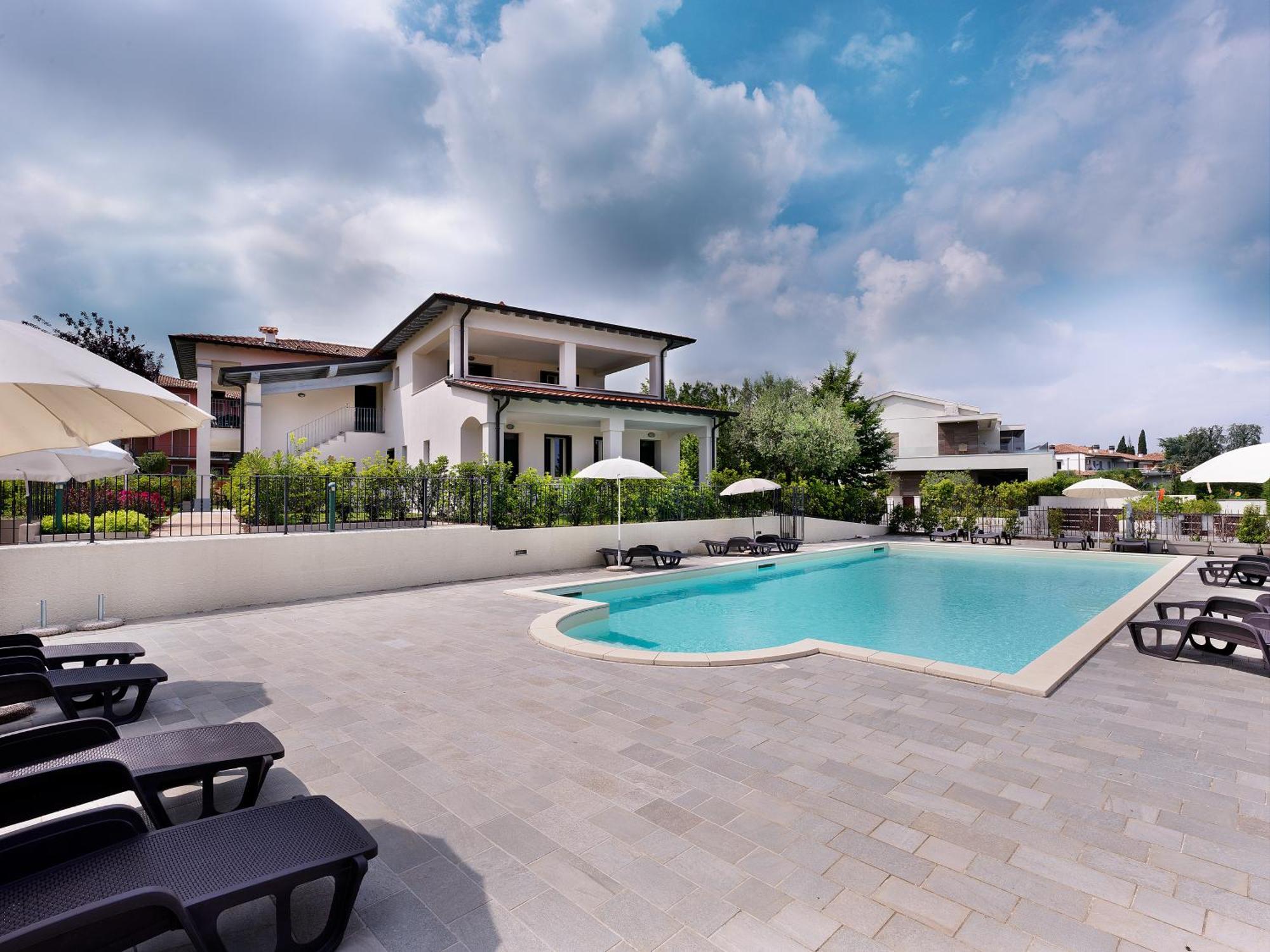 Residence Fiore Rosso Sirmione Exteriér fotografie