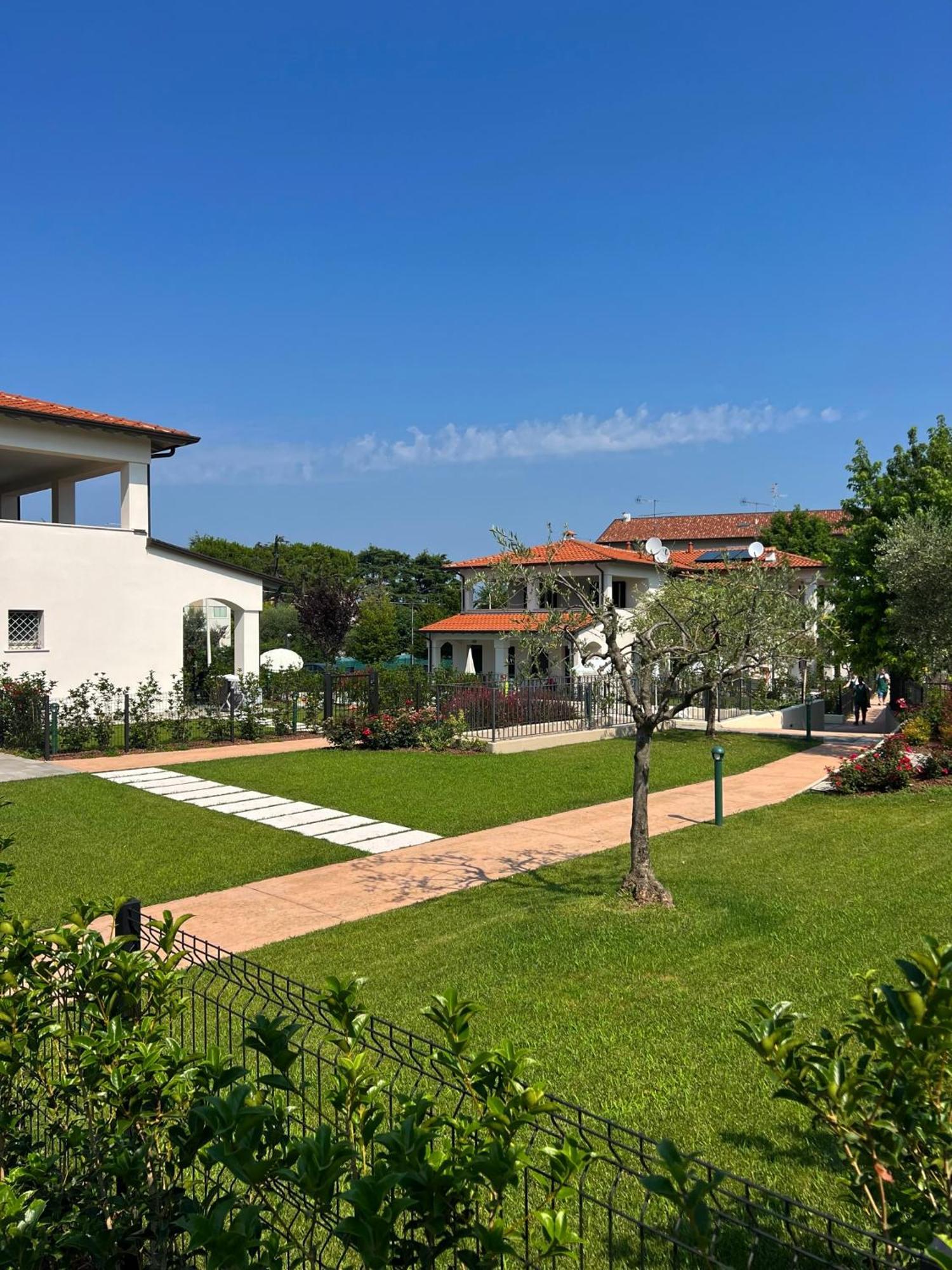 Residence Fiore Rosso Sirmione Exteriér fotografie