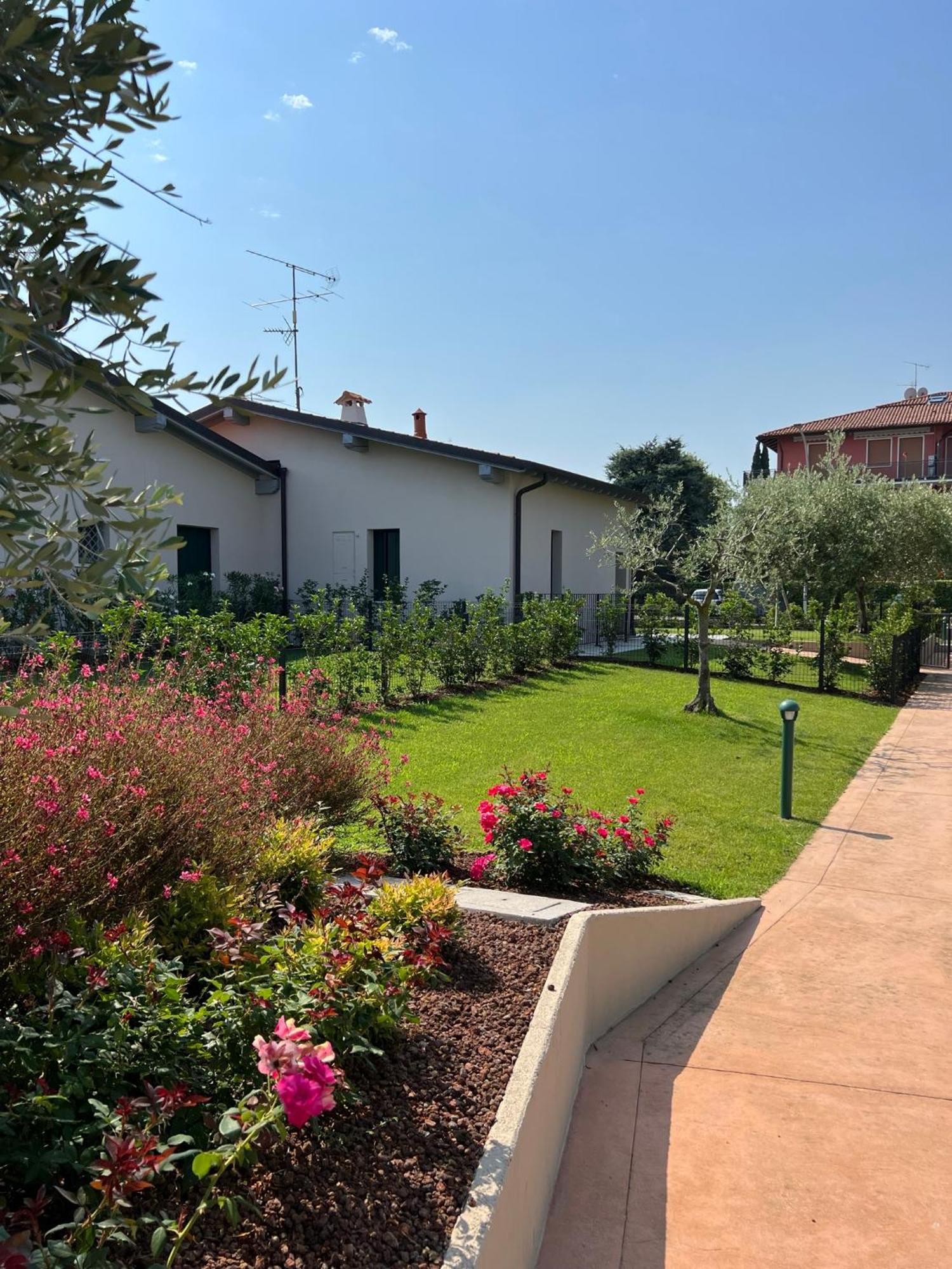 Residence Fiore Rosso Sirmione Exteriér fotografie