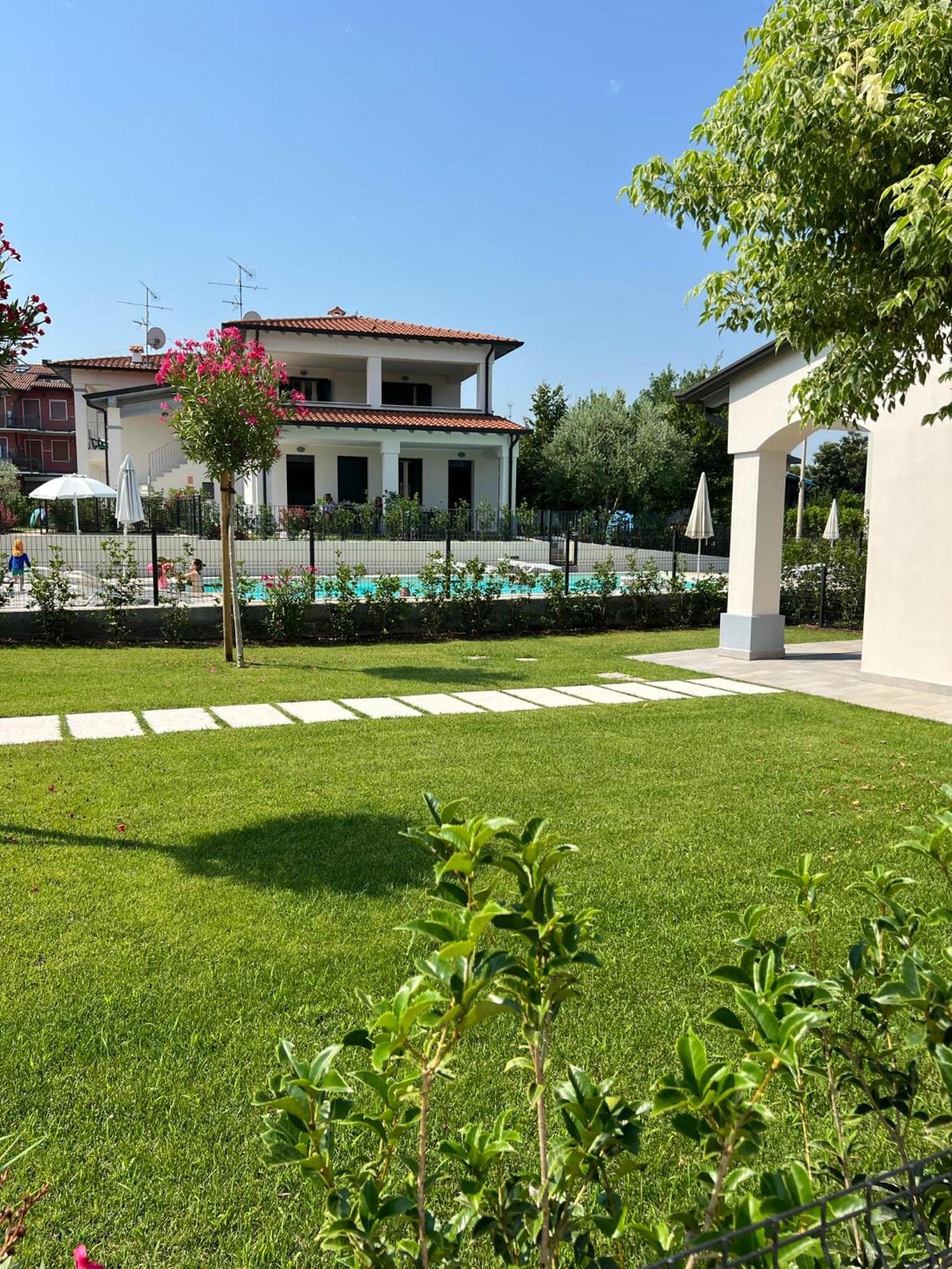 Residence Fiore Rosso Sirmione Exteriér fotografie
